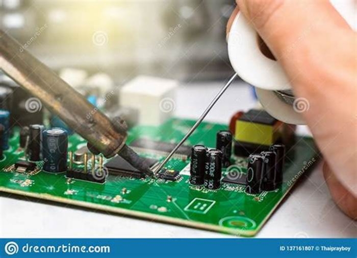 Microelectronics Repair Specialist Advanced Techniques for Soldering and Repairing Circuit Boards